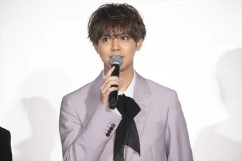 片寄涼太と白石聖、舞台上でけんか勃発？ 佐野玲於が「公共の場でけんかはやめてもらっていいですか？」