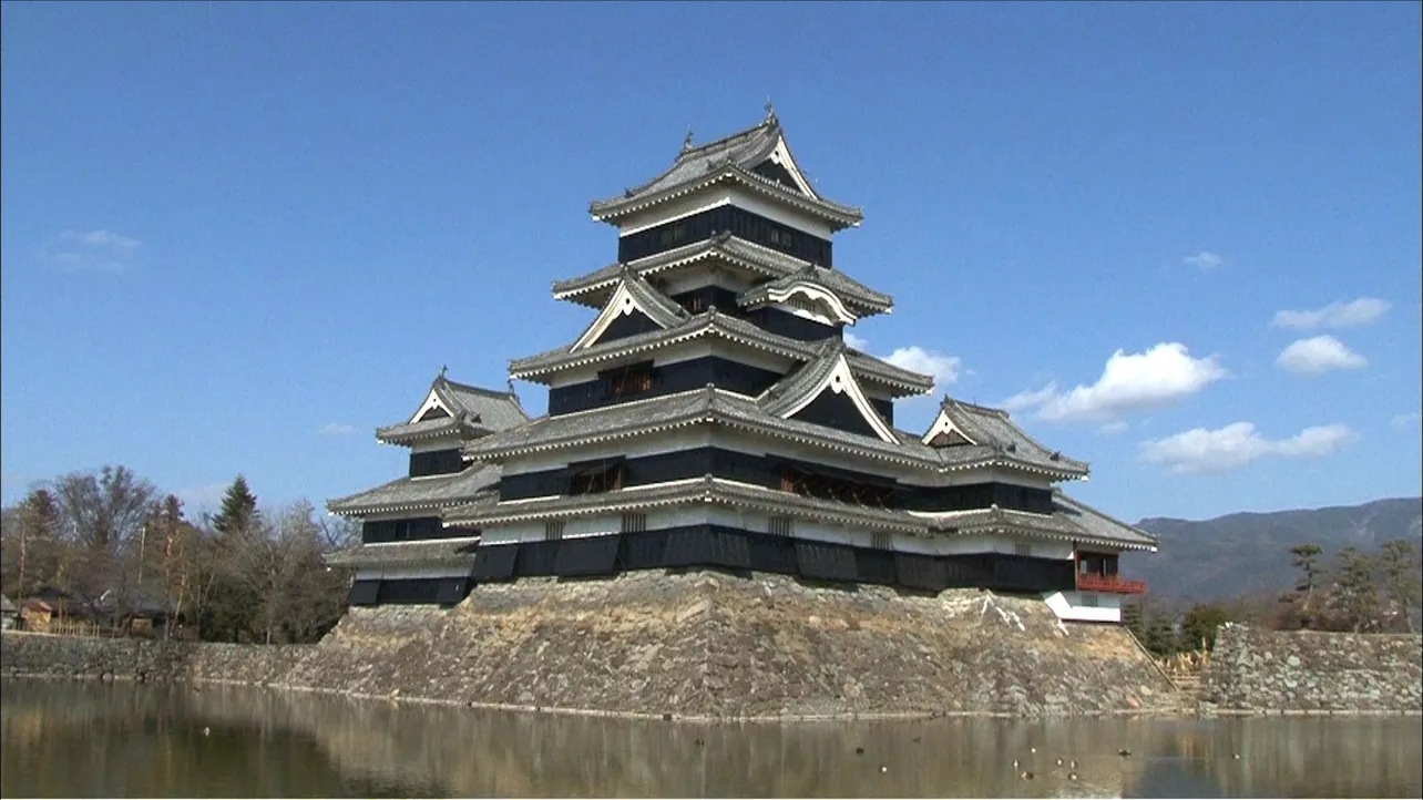 400年以上変わらぬ姿で存在する松本城を宮崎美子が訪れる