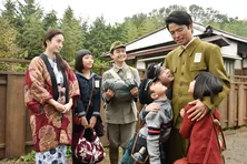 井ノ原快彦ら家族の笑顔に「100点満点や！」と“妻”上戸彩が太鼓判