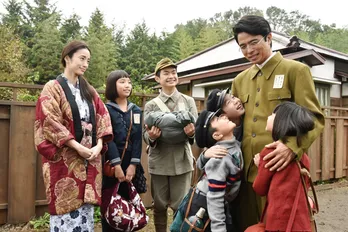 井ノ原快彦ら家族の笑顔に「100点満点や!」と“妻”上戸彩が太鼓判