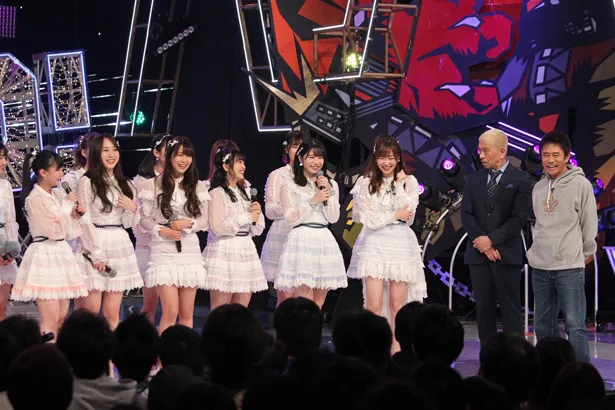 AKB48のメンバーは、卒業する指原莉乃にまつわる貴重なエピソードを語る