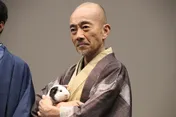 竹中直人「ずっと僕のそばにいてくれた」相棒・モルモットの大福が記者会見に登場