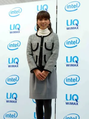 「いつでもどこでもパソコンプロジェクト」WiMAX内臓パソコン体験イベントオープニング・ステージに登場した久保純子