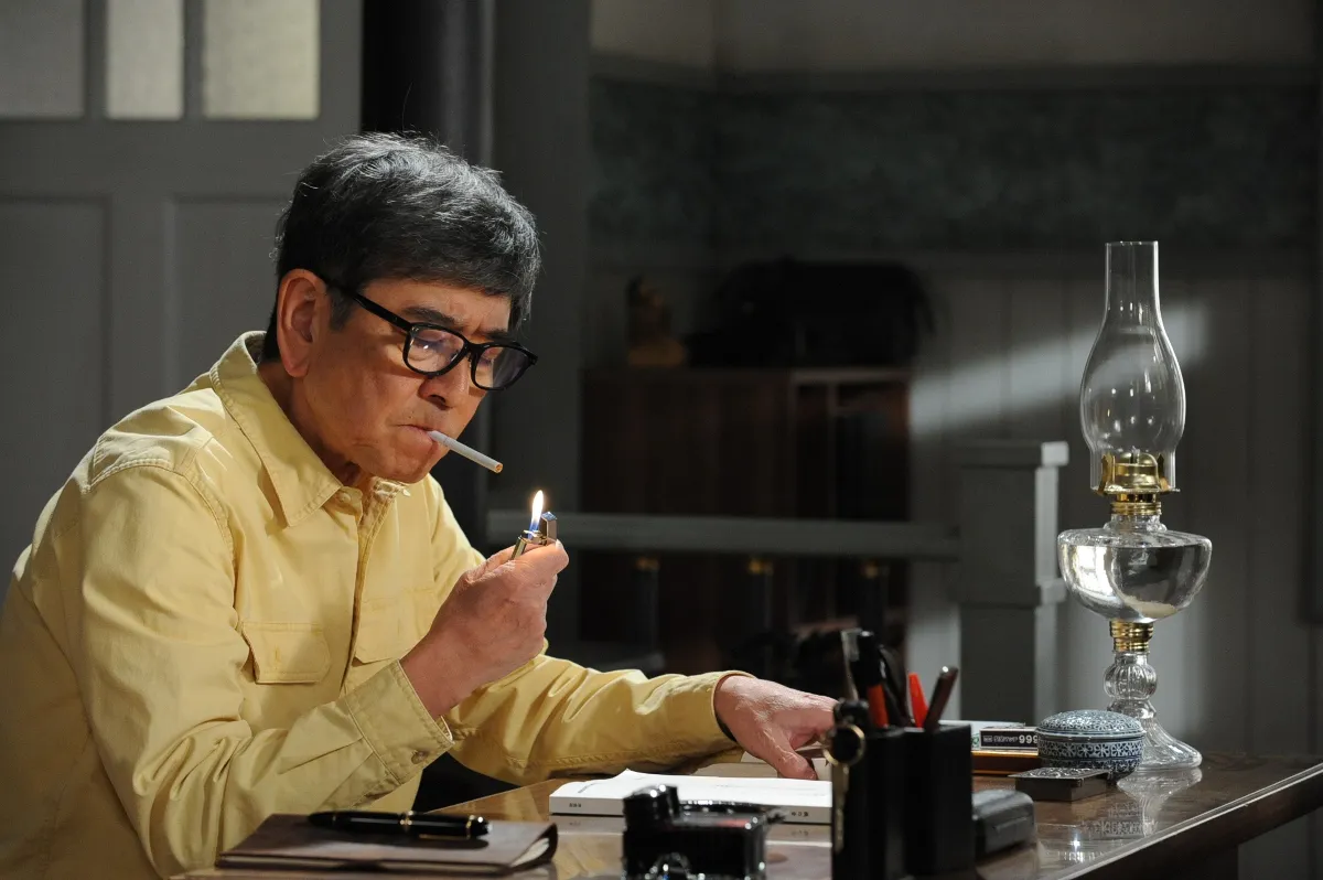 「やすらぎの刻～道」で脚本家・菊村栄を演じる石坂浩二