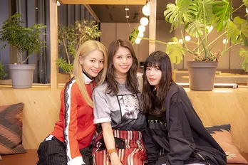 E-girlsの楓、佐藤晴美、石井杏奈が3人で初MC「トークは出たとこ勝負」