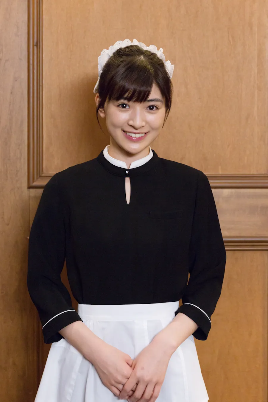 ハウスキーパーの雪倉美優を演じる優希美青