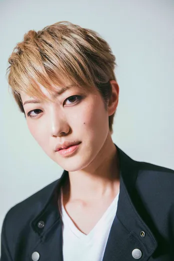 宝塚OG・七海ひろき初仕事! 宝塚番組でナレーター＆ロケ