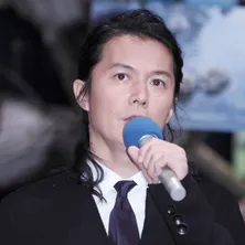 奇跡の50歳・福山雅治に大反響「イケメンすぎる」「嘘やろ」