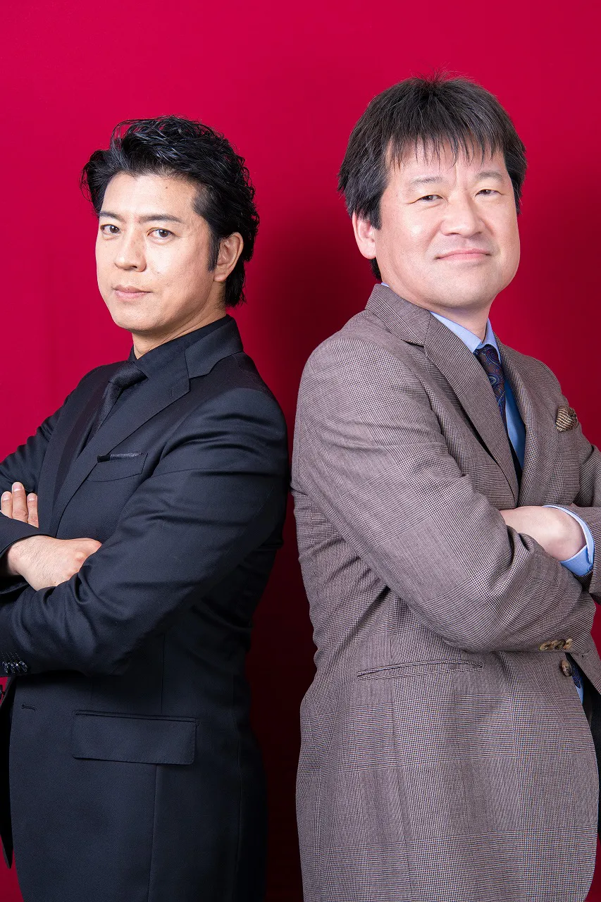 上川隆也(左)と佐藤二朗が対談インタビューに応じた