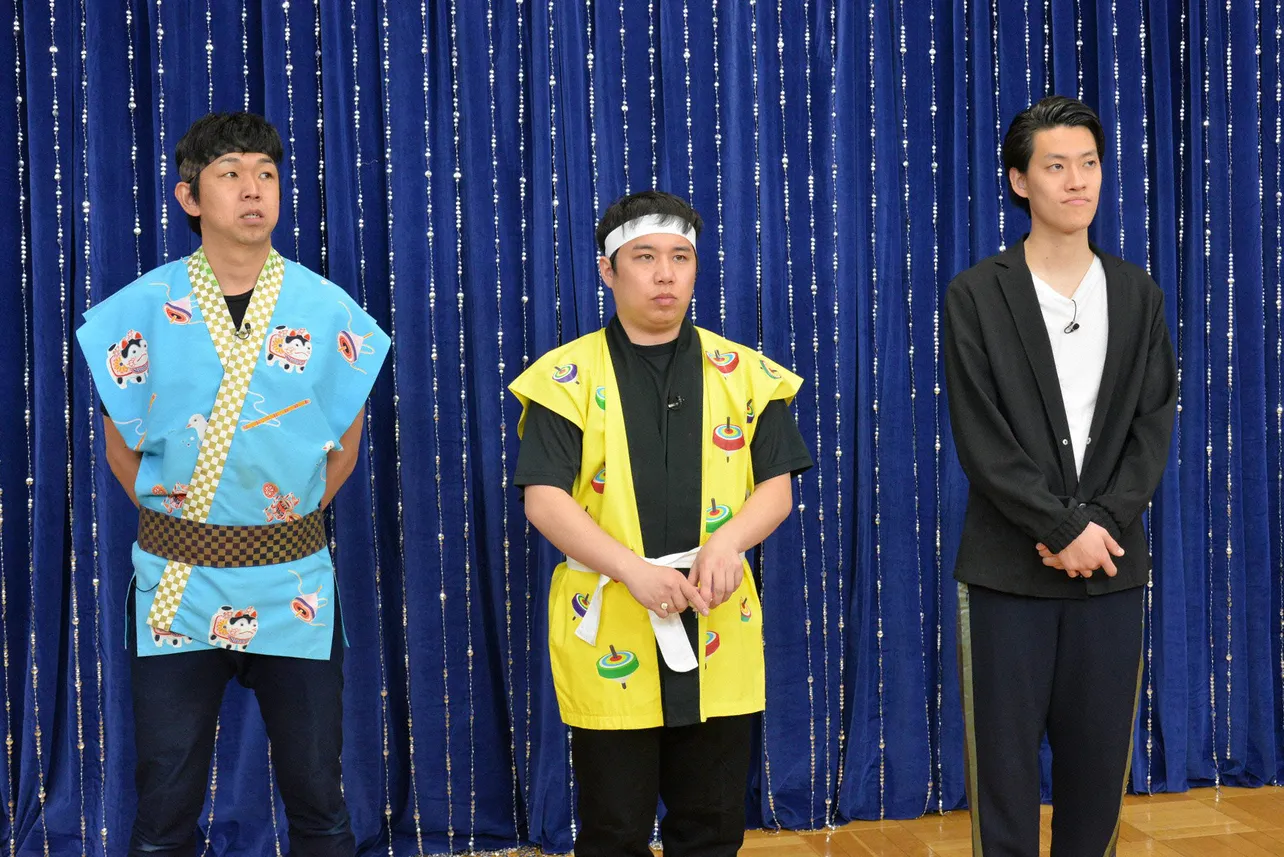 【写真を見る】桐山照史、せいや(中央)の“師範”こまのたけちゃん(左)と、せいやの挑戦を見守ってきた粗品(右)