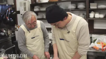 エプロン姿も！　SHOKICHI＆青柳翔がスペイン・バスク料理に挑戦