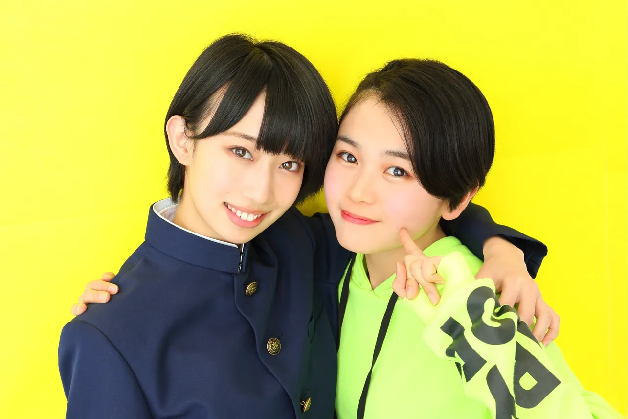 前田こころ(左)と平井美葉(右)