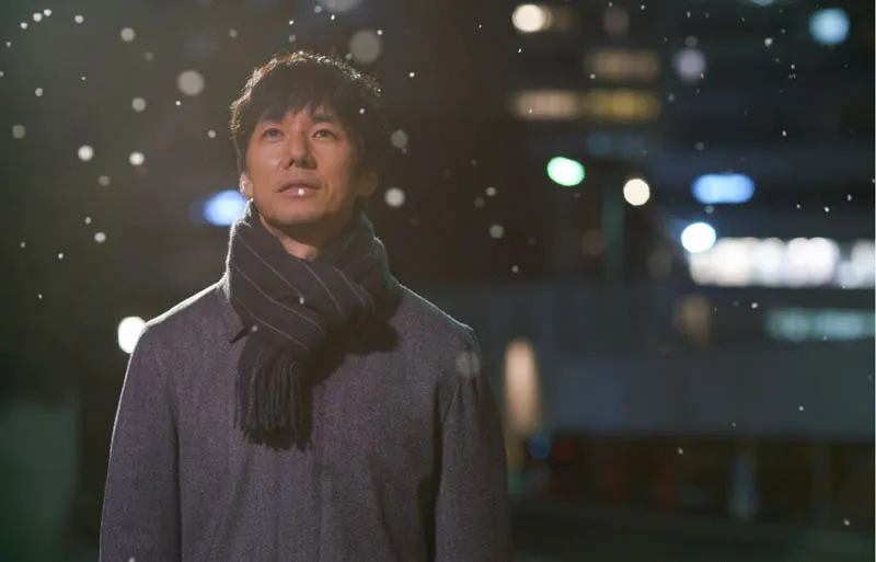 【写真を見る】雪の降る夜、シロさん(西島秀俊)はケンジ(内野聖陽)との“急接近”を思い出す…(他、画像あり)