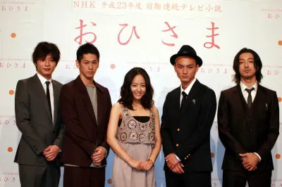 出演する田中圭、永山絢斗、井上真央、高良健吾、金子ノブアキ（写真左から）
