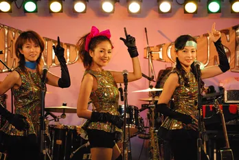 セイントフォーとカラオケ、新日チケット、4Kテレビなどプレゼント大放出