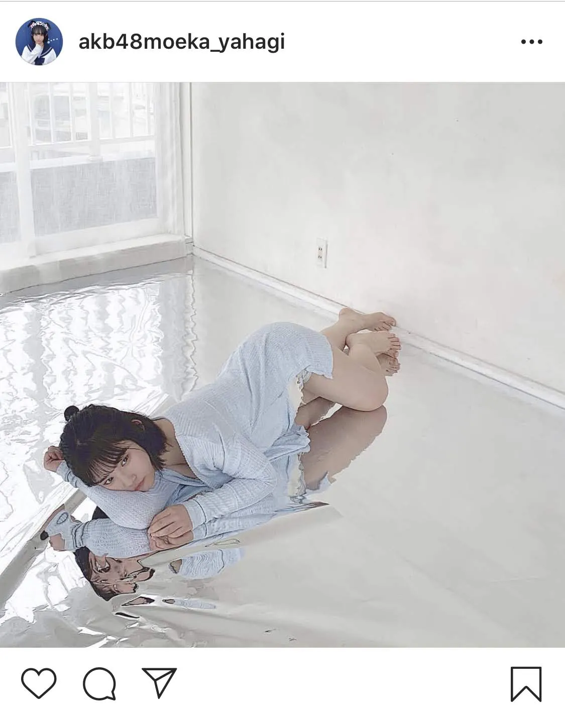 【写真を見る】AKB48話題の美少女・矢作萌夏のセクシー寝そべりSHOT！