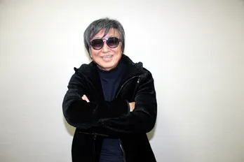 鶴橋康夫監督、“財前五郎“を演じる岡田准一の芝居は「狂気に迫っている」＜白い巨塔連載(5)＞