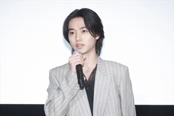 <山崎賢人>主演映画『キングダム』動員100万人突破に大興奮!“左慈”との決戦の舞台裏も明かす