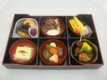 あの「踊る大捜査線」気分が味わえる”接待弁当”が登場!!