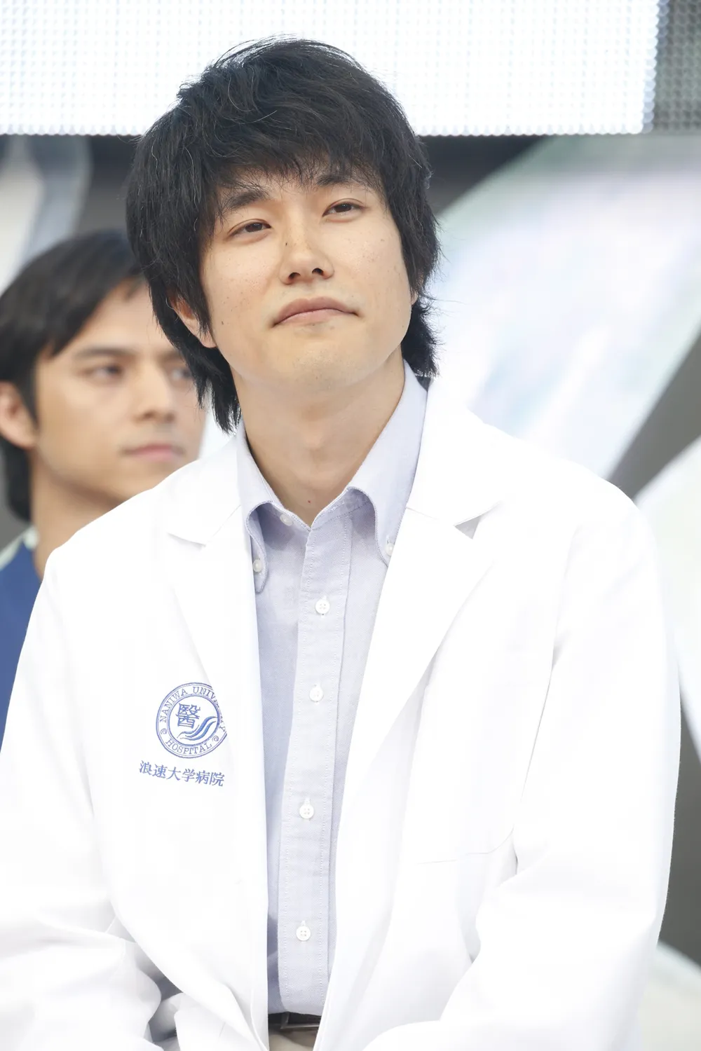 財前のライバルである医師・里見を演じた松山ケンイチは「岡田さんの演技をどう崩しいくのかに苦労した」と語る
