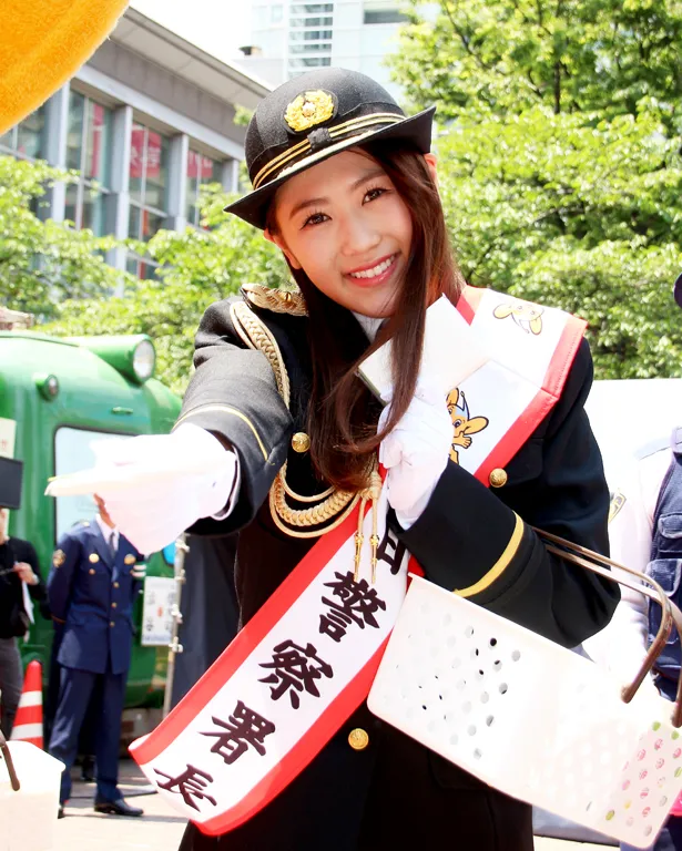 渋谷警察署の一日警察署長を務めた西野未姫