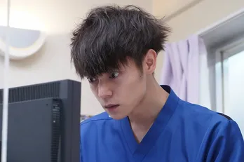 <ラジエーションハウス>窪田正孝(唯織)、技師として何をできるか思い悩む…