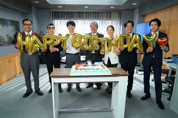 井ノ原快彦、寺尾聰ら“特捜班”からの誕生日サプライズに感激! 「元気に最後まで駆け抜けたい」