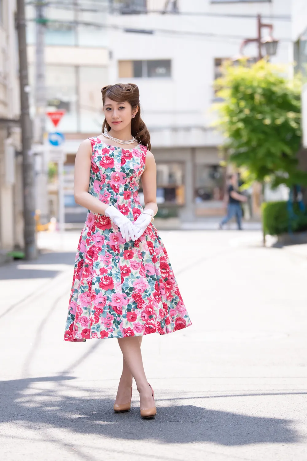 【写真を見る】桜井玲香は1950年代の設定らしい独特なファッションの役衣装に「キャピキャピした」と語った