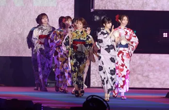 浴衣姿の乃木坂46メンバーだけで彩るステージに大盛り上がり!<GirlsAward>