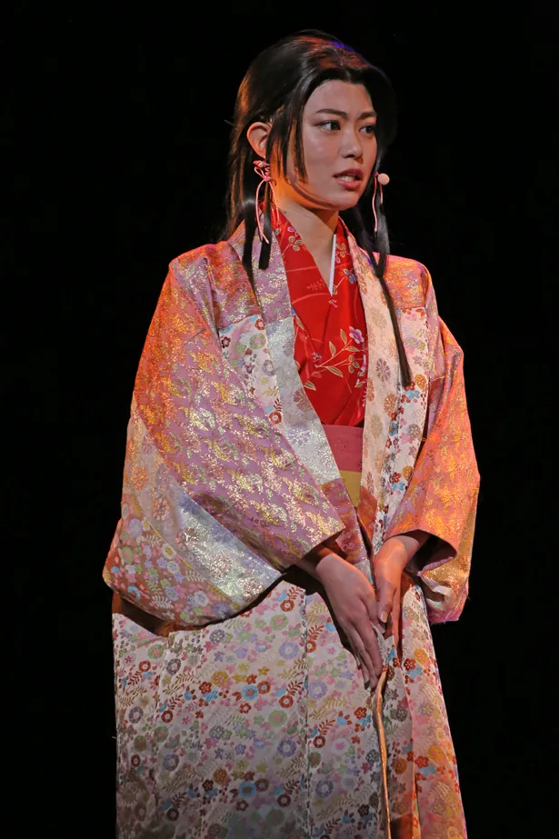 【写真を見る】お市の娘・茶々を演じるのはAKB48卒業後、女優として活動している前田亜美。母のお市(田中れいな)譲りか、成長した茶々はかなり強い女性になっている