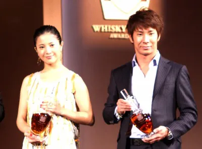 “New Whisky Lover”に選ばれた吉高由里子と小林可夢偉