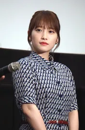 川栄李奈、結婚発表後初の公の場！ 柳楽優弥から“苦し紛れ”の祝福に大笑い