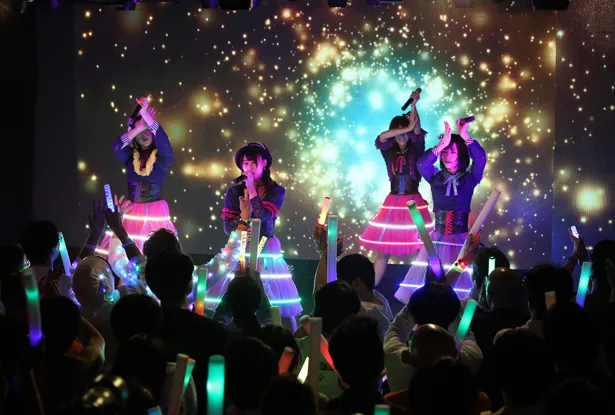 キャンディzooがデビュー6周年を迎え、東京・恵比寿CreAtoで「キャンディzoo6周年記念ワンマンライブ」を開催