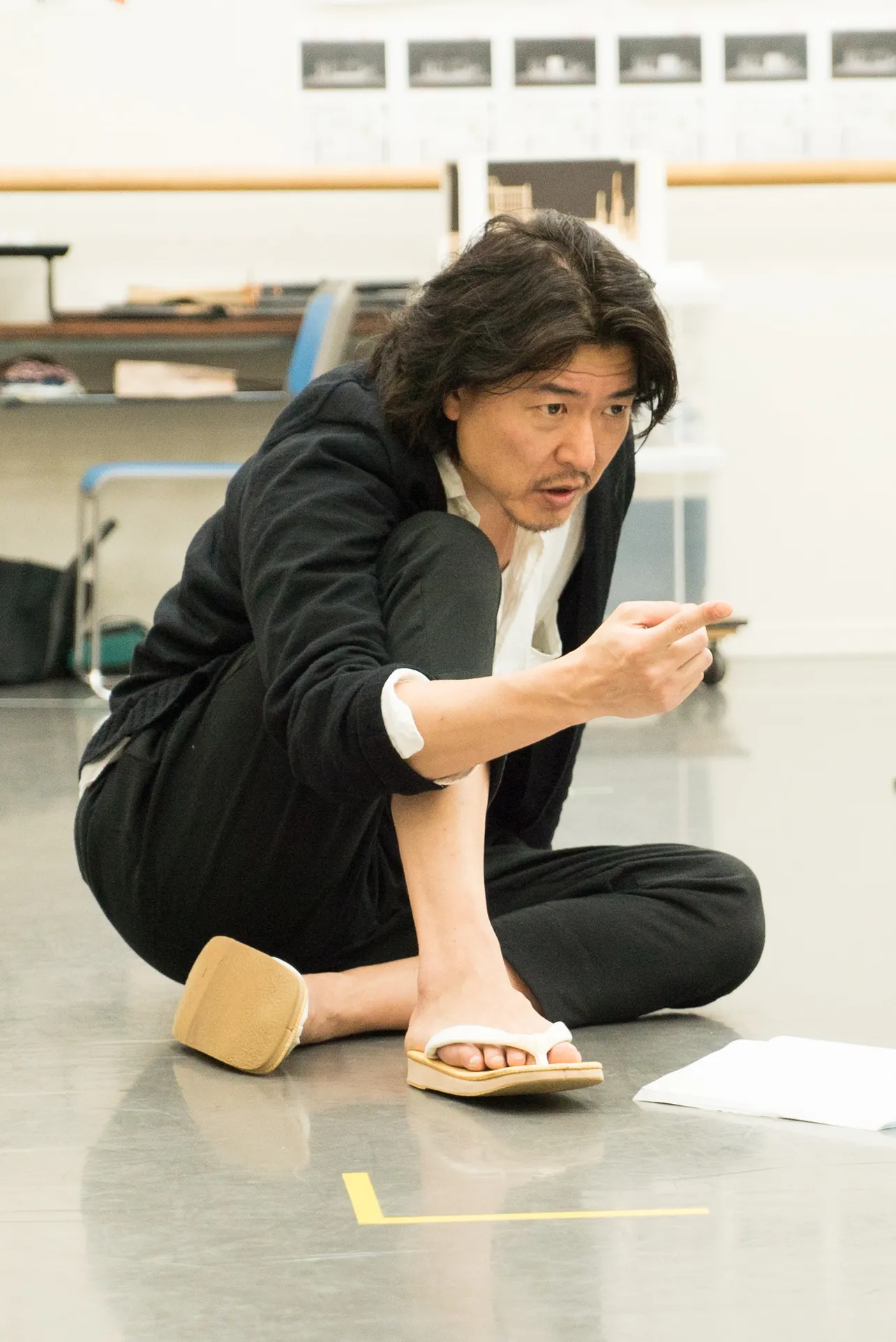 豊原功補は「落語をベースに立ち上がる役者の“熱”と“うねり”を劇場で体感してほしい」と語る