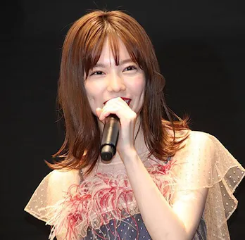 島崎遥香、流行中の“赤ちゃん加工”SHOTに反響続々「小さくなっても可愛い」「違和感ない!」