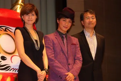 映画「ばかもの」の完成披露試写会に出席した内田有紀、成宮寛貴、金子修介監督（写真左から）