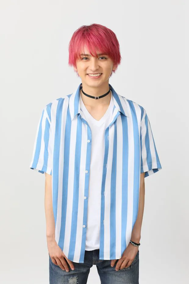 瀬戸利樹が「偽装不倫」(日本テレビ系)の役作りで、髪をピンクに染めた