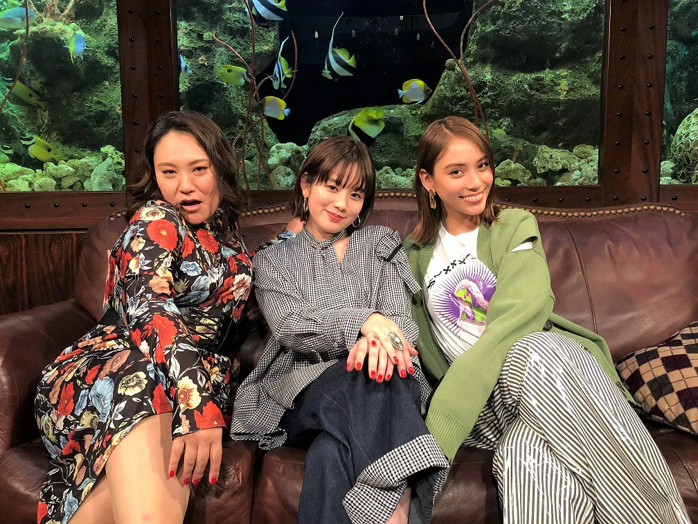 6月4日(火)放送「グータンヌーボ2」で本音トークを繰り広げたバービー、筧美和子、滝沢カレン(左から)