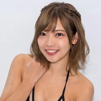 “いま一番脱げる歌手”藤田恵名、収録中の大号泣を弁解「急に泣いておかしな話になっちゃう!」