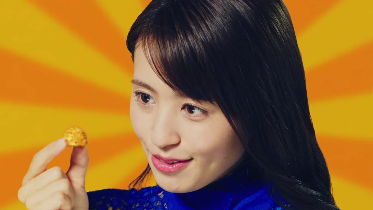 亀田製菓「タネザック」の新WEB CM「ザクザクでゾクゾク篇」が公開中