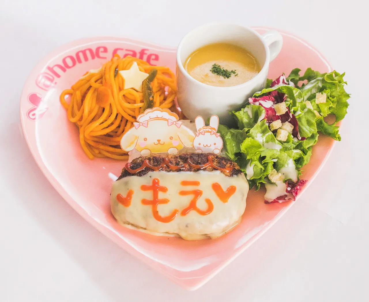 コラボオリジナルメニュー「プリンとパウダーのなかよしハンバーグプレート」(1300円＋税)