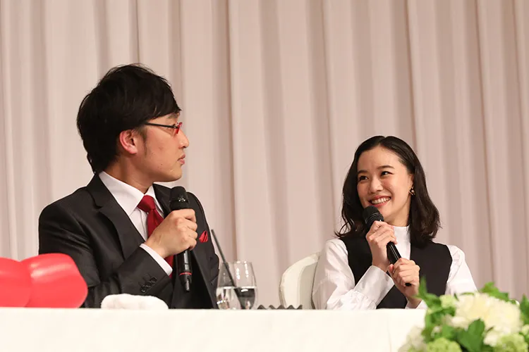 山里亮太と蒼井優の入籍会見