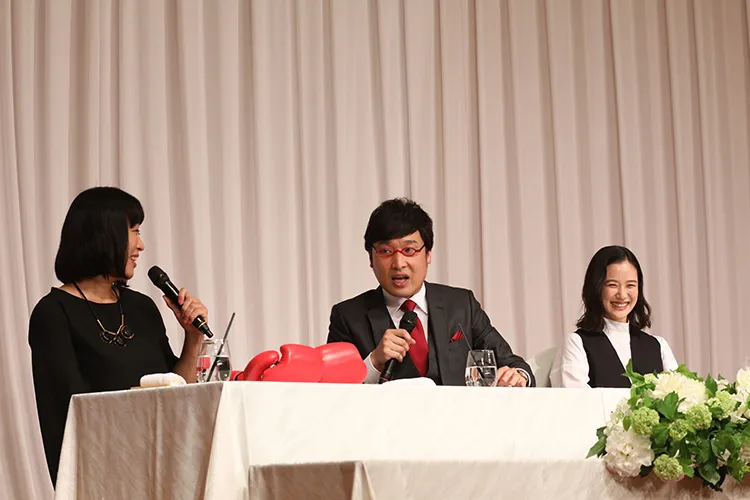  山里亮太と蒼井優の入籍会見