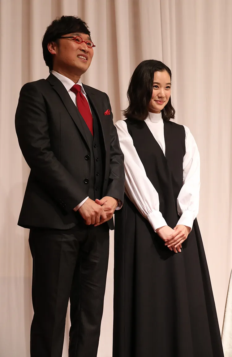  山里亮太と蒼井優の入籍会見