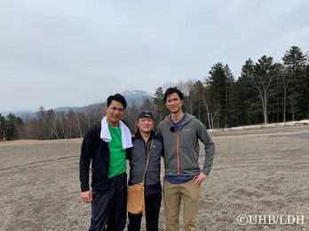 八木将康と秋山真太郎が北海道の大自然に囲まれアイヌ民族楽器ムックリに挑戦