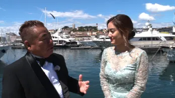 パパラッチ出川、セレーナ・ゴメスやアダム・ドライバーら大物有名人と2ショットを…!