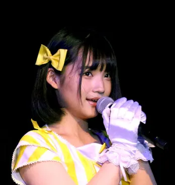 AKB48矢作萌夏、恋人つなぎの握手で「もうみんなメロメロちゃん」