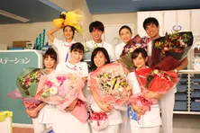 「白衣の戦士！」主要キャストが笑顔で撮了！小瀧望『2クール続けばいいのに』＜現場リポ＞