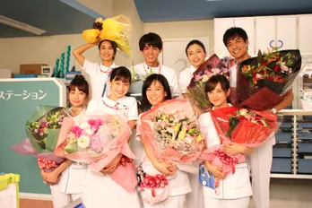 「白衣の戦士！」主要キャストが笑顔で撮了！小瀧望『2クール続けばいいのに』＜現場リポ＞