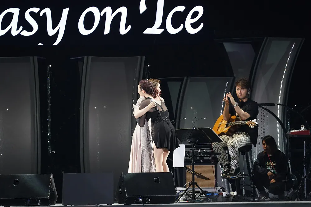 「Fantasy on Ice 2019 in TOYAMA」で共演するMay J.とメドベージェワ選手(4)